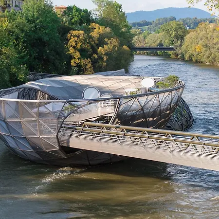 In Beim Lkh * Graz